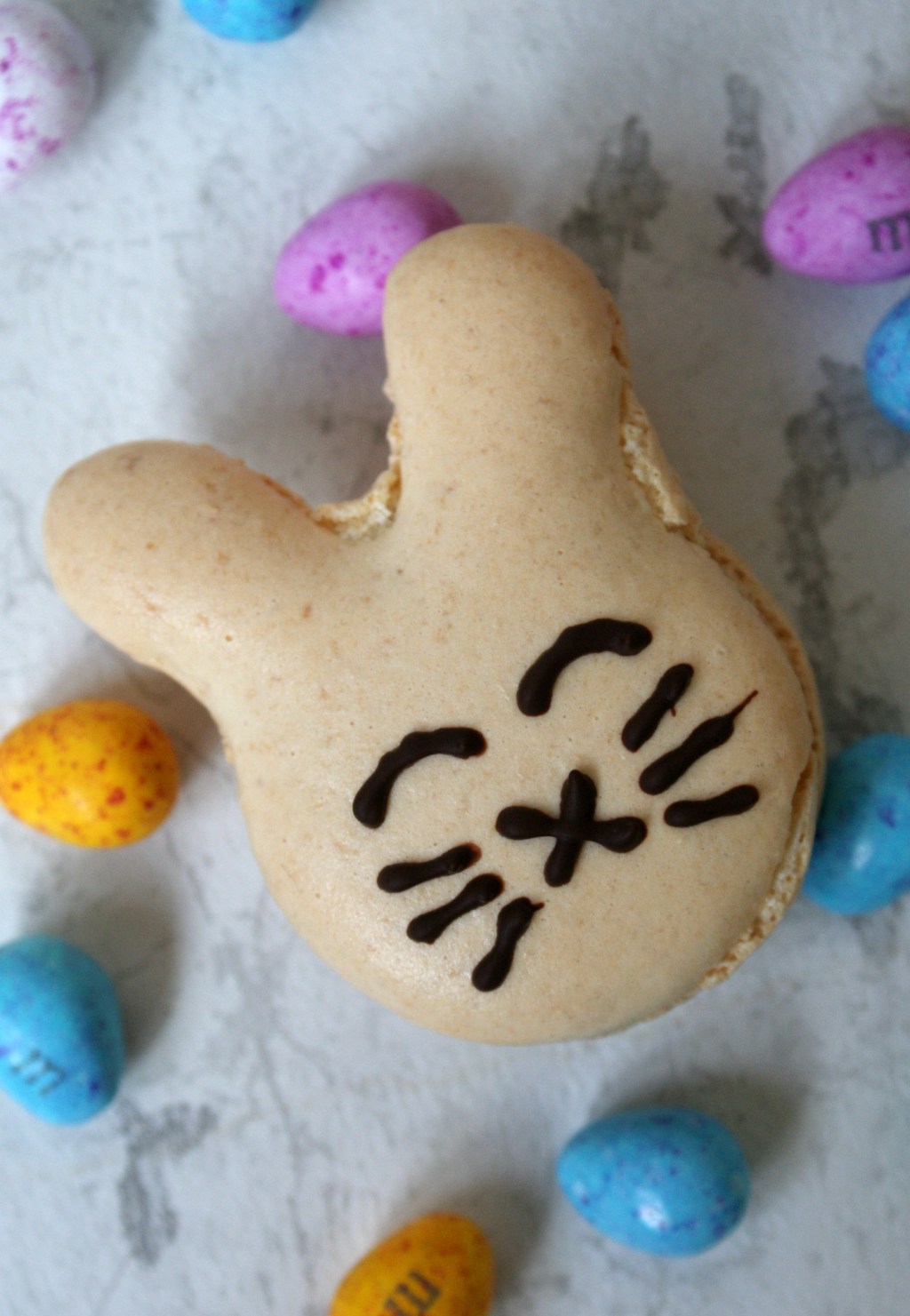 Don’t worry, be hoppy – Paasmacarons met&nbsp;nutella