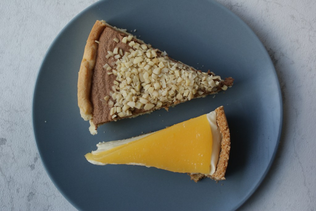 The Back-Bitch – Lemon Cheesecake + Rijke chocoladetaart met&nbsp;zanddeeg