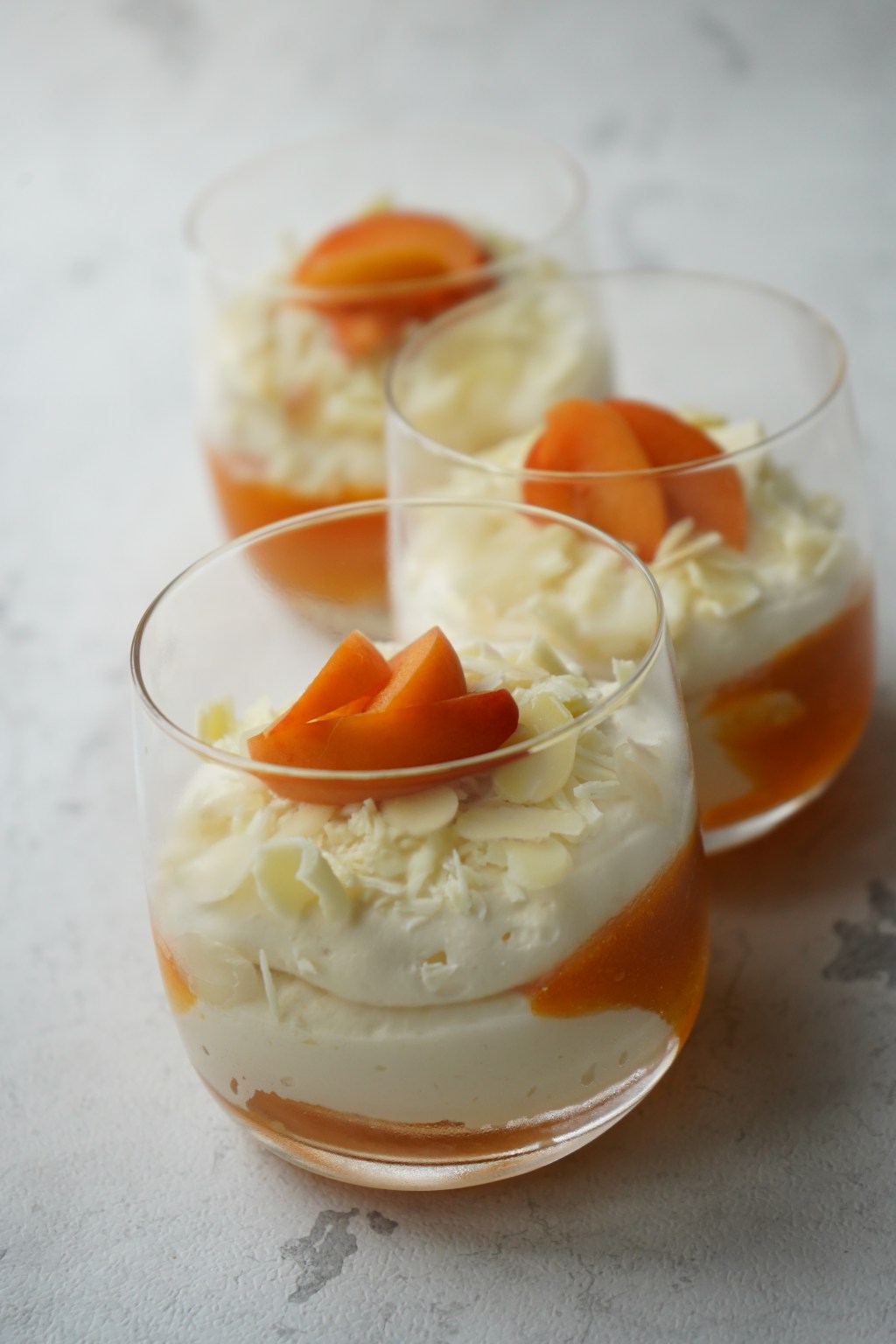 Smurfentaart in een potje – Witte chocolade mousse met&nbsp;abrikoos